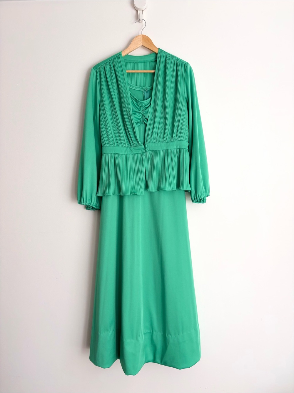 Vintage 1970s Emerald Green Micropleated Disco Glam Maxi Dress Jacket Set M
